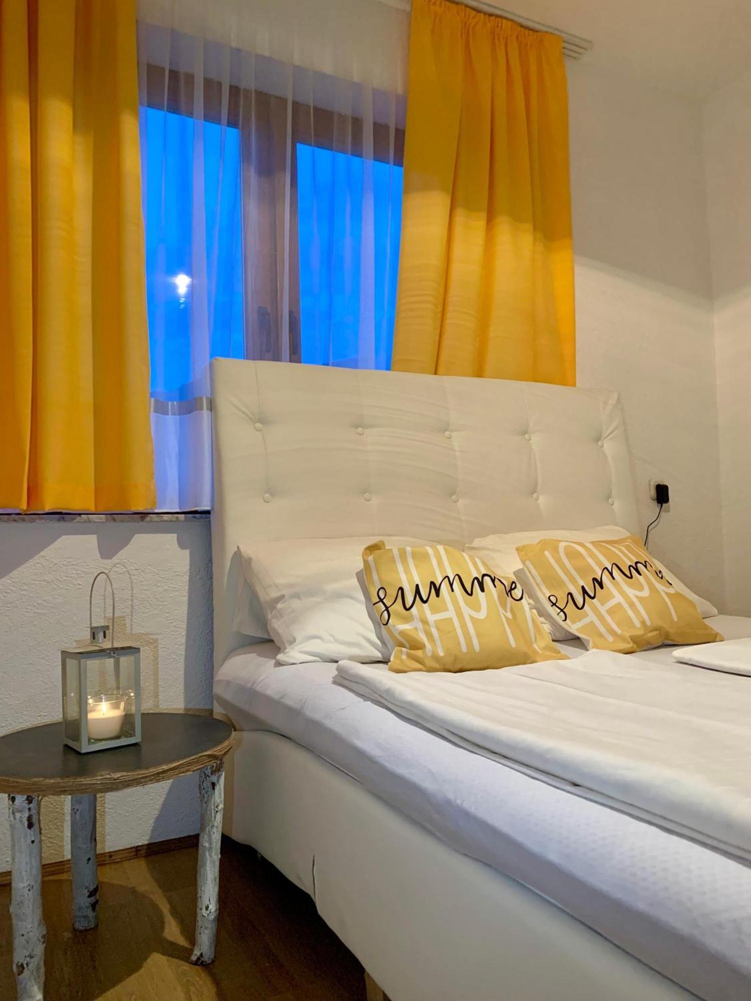 Apartman Lana 亚伊采 外观 照片