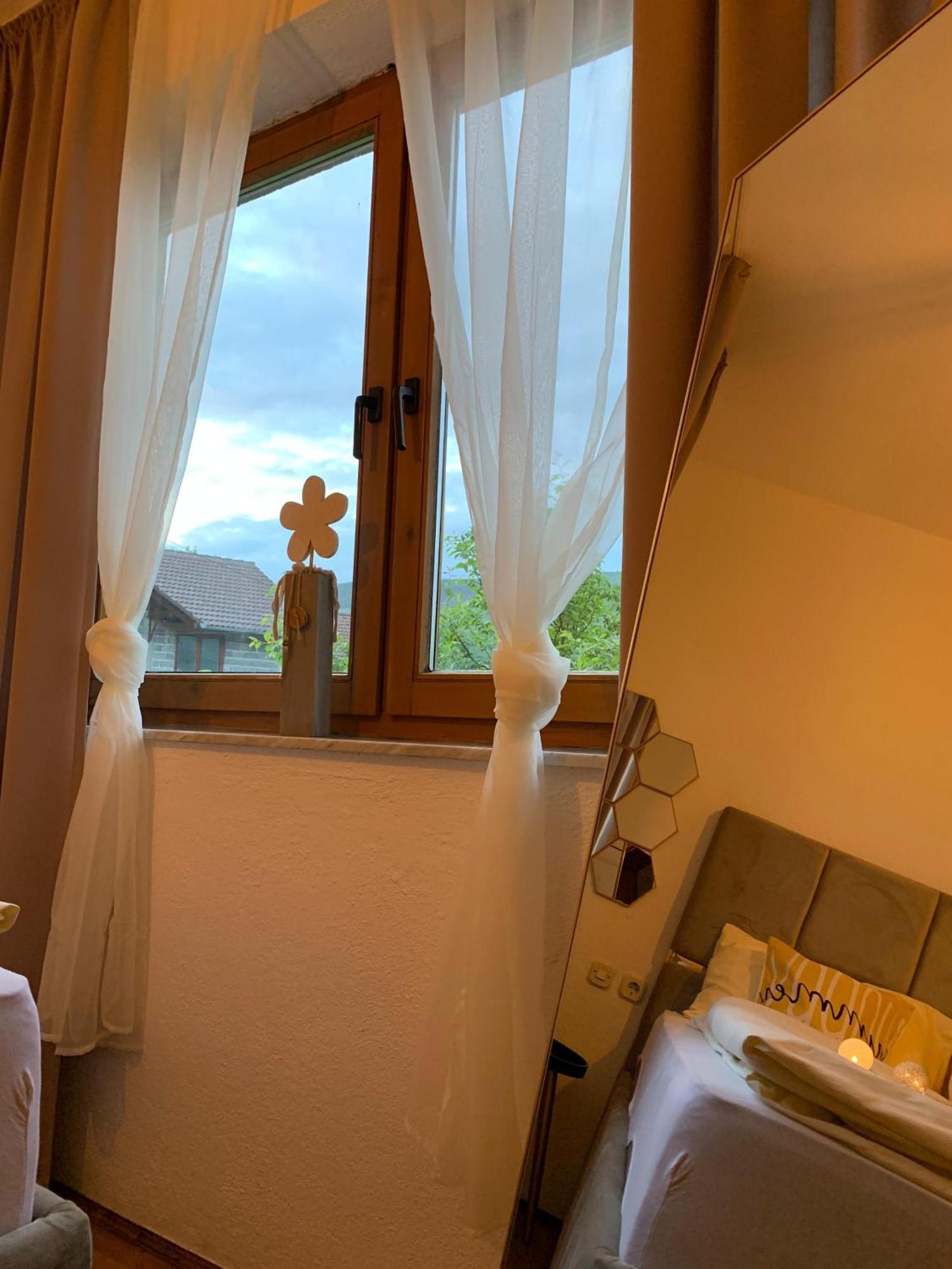 Apartman Lana 亚伊采 外观 照片