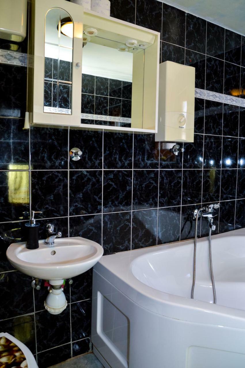 Apartman Lana 亚伊采 外观 照片
